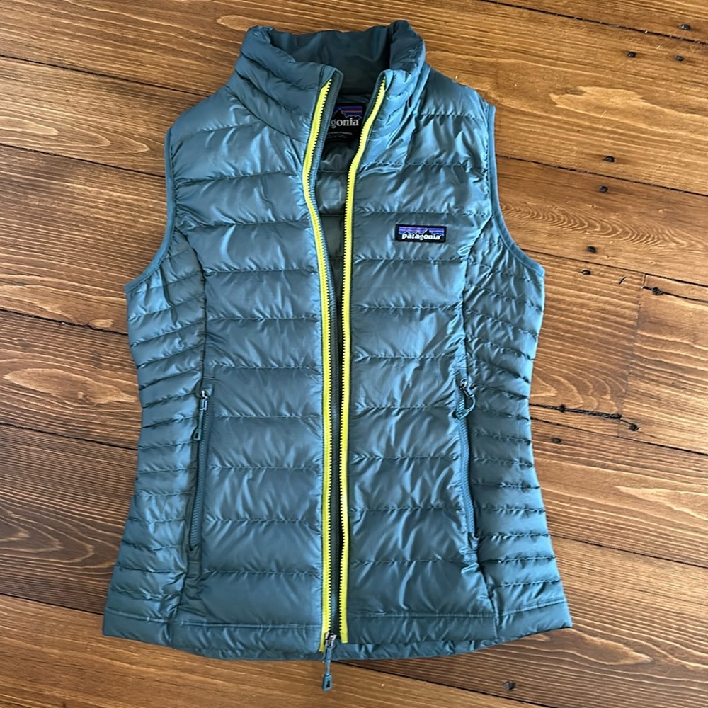 Patagonia down vest XXS NWOT